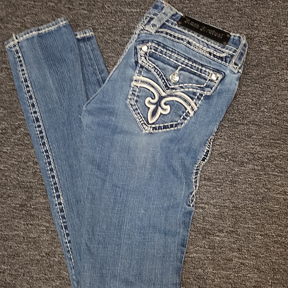Rock Revival skinny jeans size 26 / 32. And EUC